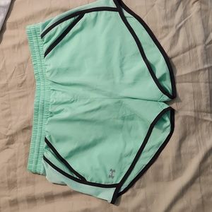 Under Armour women's running shorts - Medium